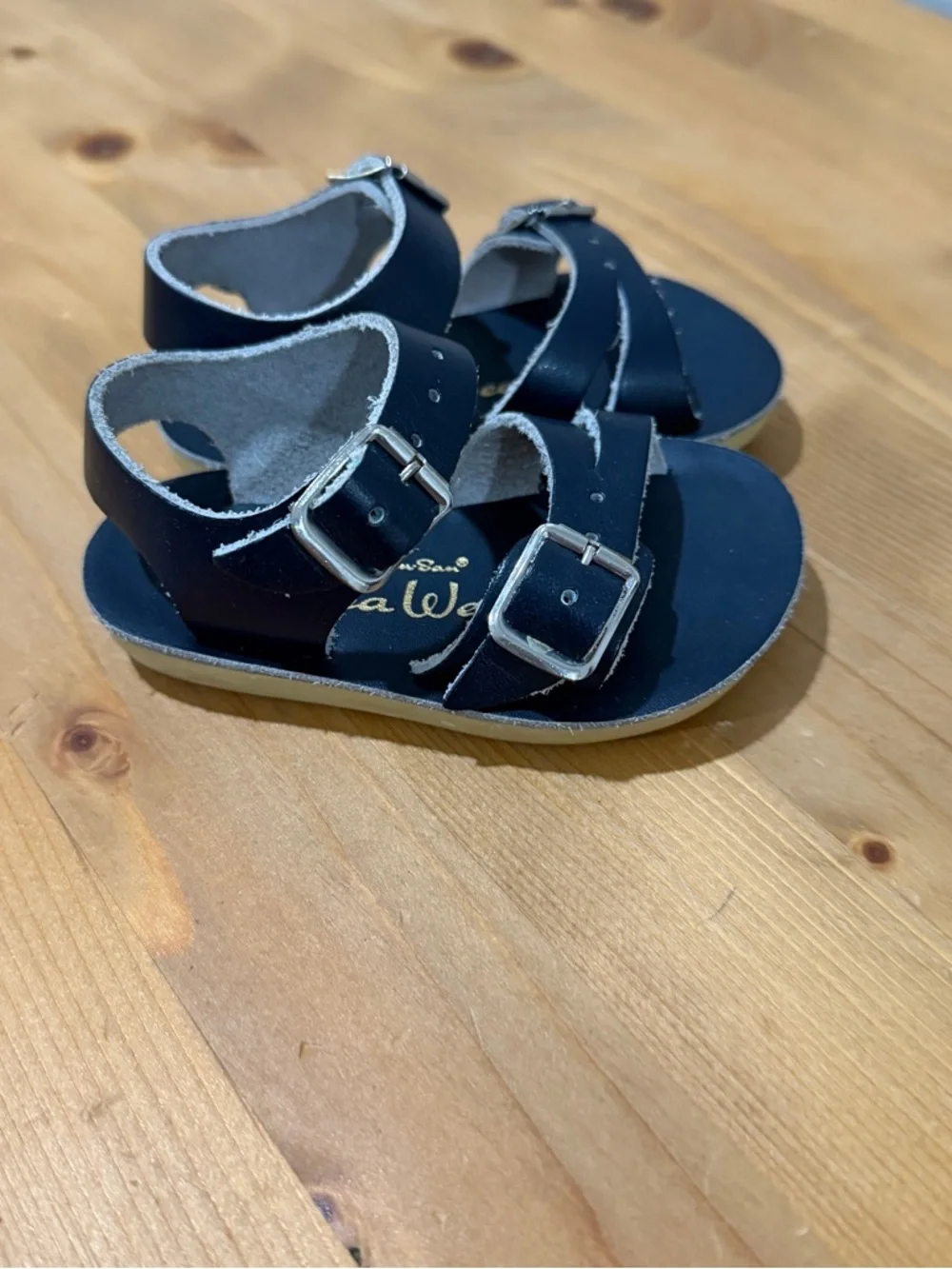 Navy sun San sandals